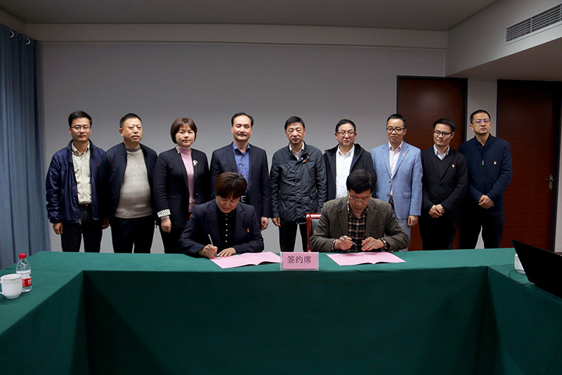 02党建金融双结双促主题党日活动 (12).JPG
